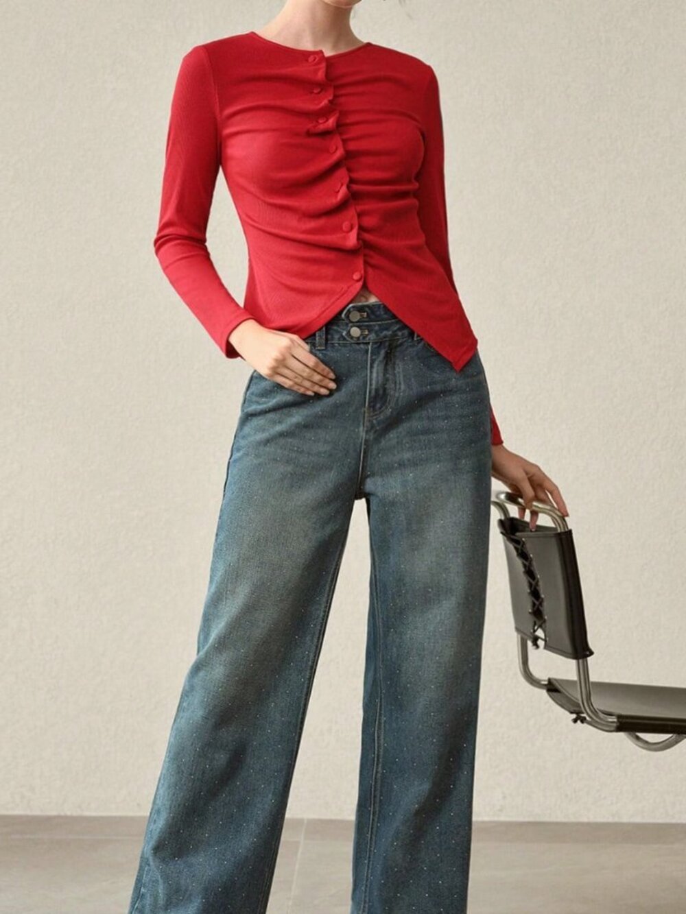 Red Casual Women's Ruched Knit Long Sleeve T-Shirt - Picture 5 of 6